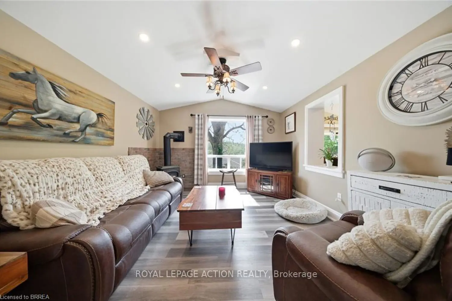 9 Keeton Lane photo 2