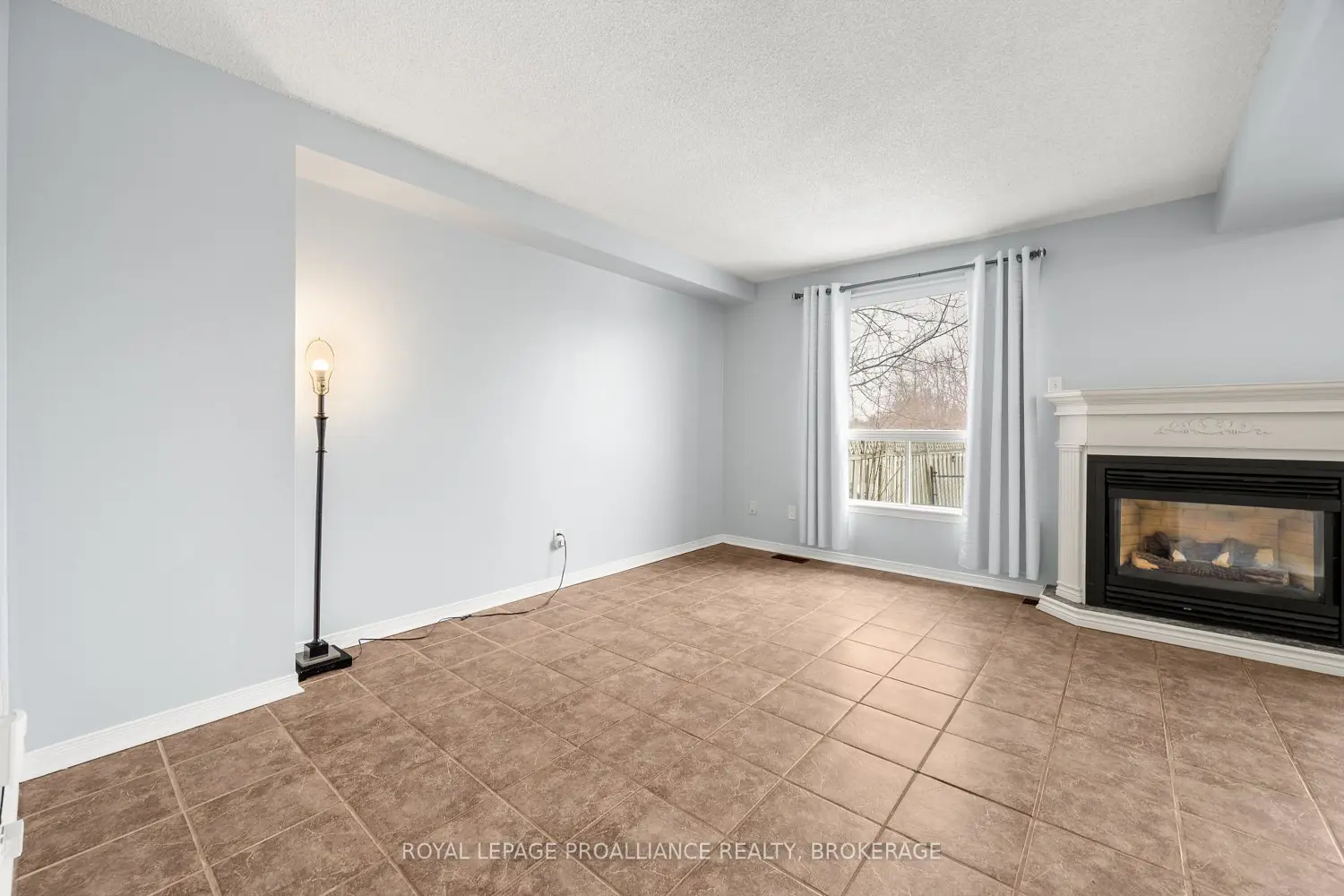 81 Rose Abbey Drive photo 3