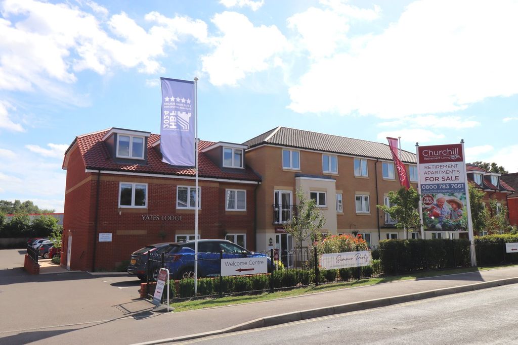 1 bed property for saleVictoria Road, Farnborough GU14