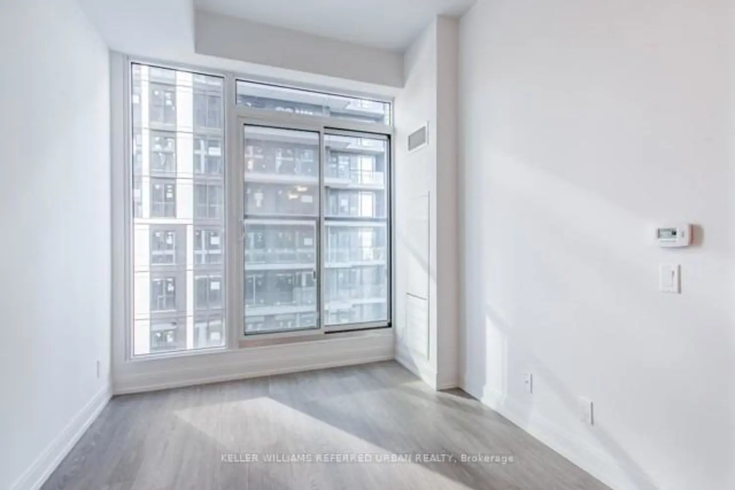 Additional image 5 of 181 Dundas Street 3601
