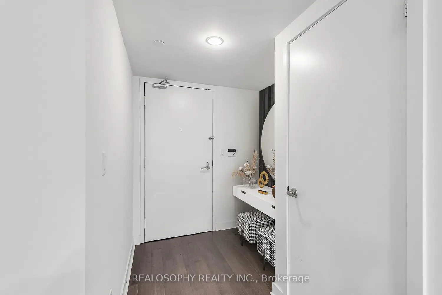 58 Orchard View Boulevard 506