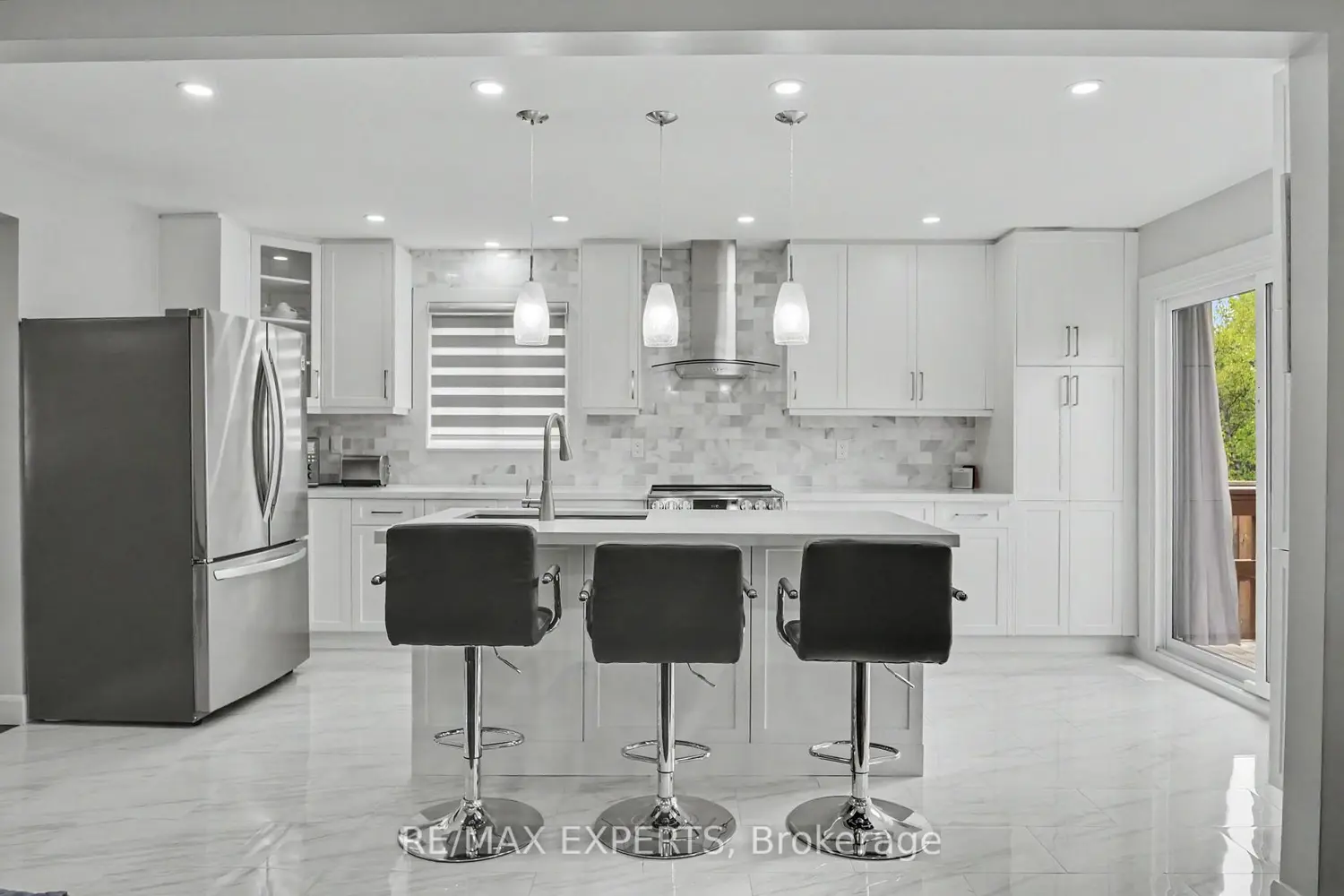 4 Willis Drive photo 5