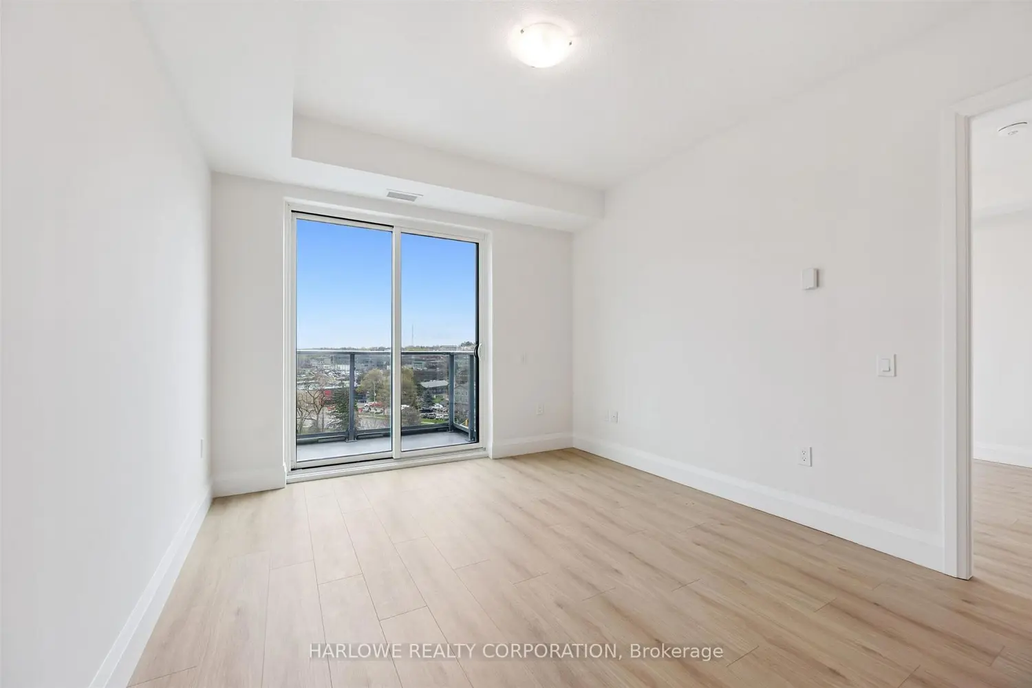 93 Arthur Street 806 photo 3