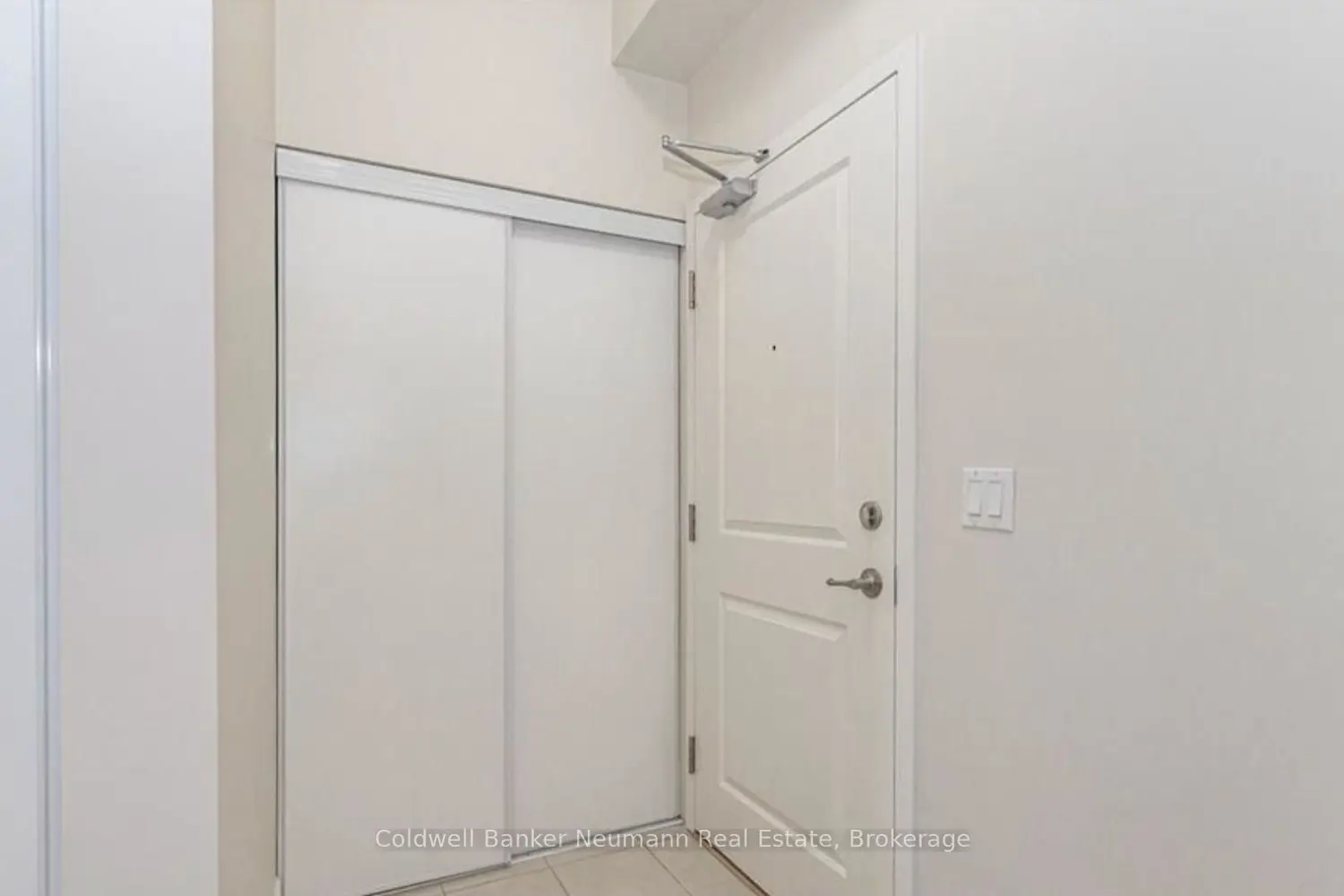 1077 Gordon Street 335 photo 2