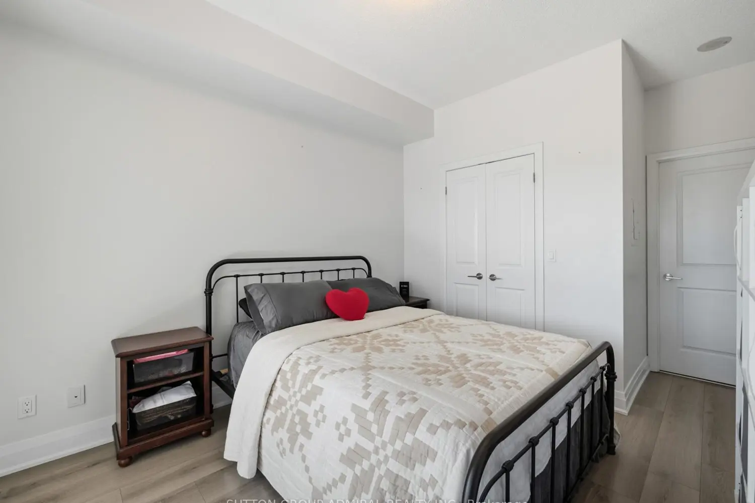 Additional image 5 of 35 Fontenay Court 606
