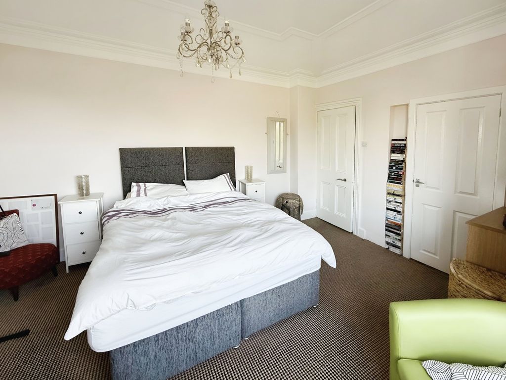 Additional image 6 of 3 bed flat for saleWestlands Avenue, Grimsby, Lincolnshire DN34