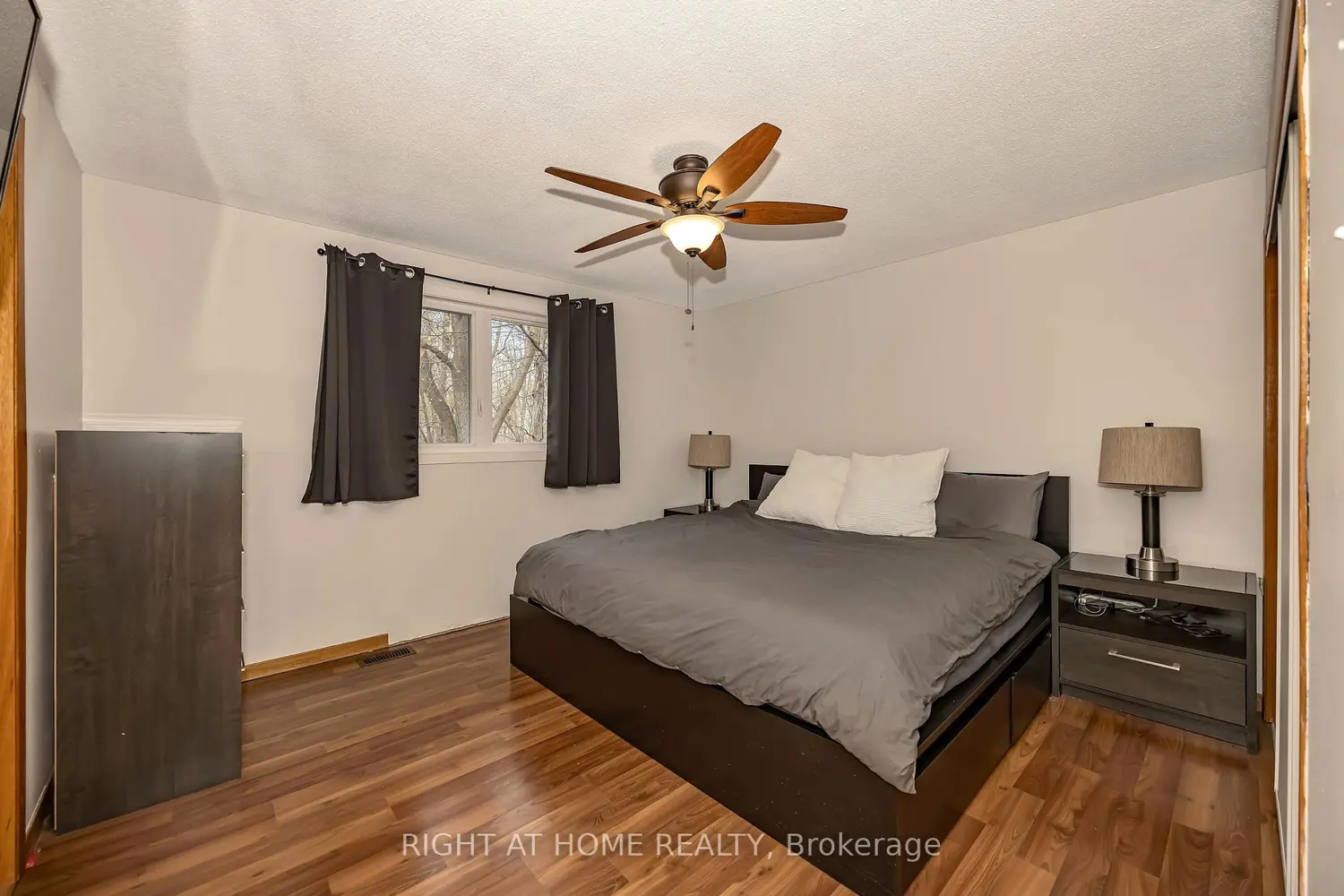 315 Felton Crescent photo 4