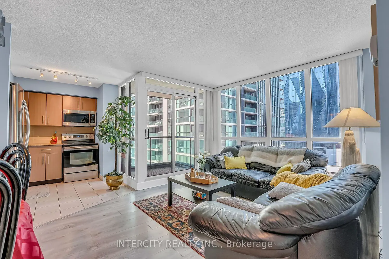 Additional image 7 of 12 Yonge Street 1010