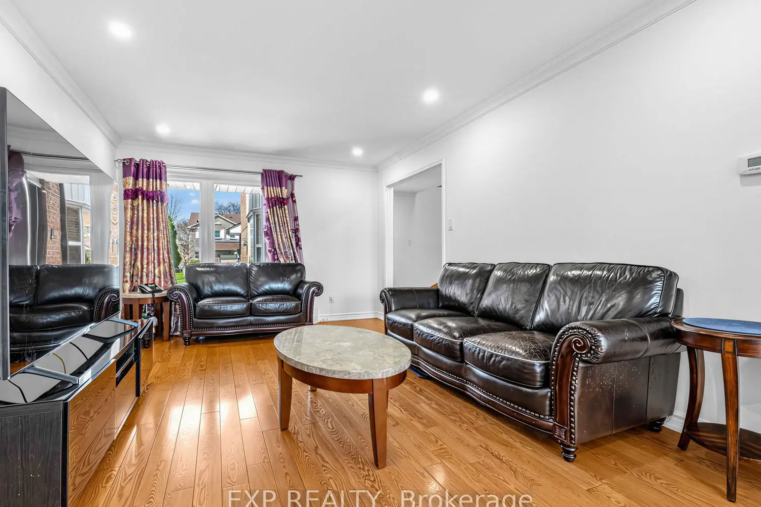 125 Green Bush Crescent photo 3