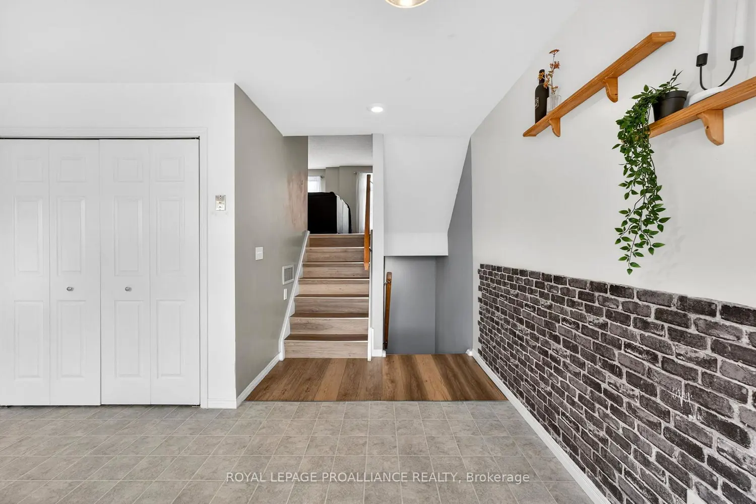 9 Progress Avenue 4 photo 4