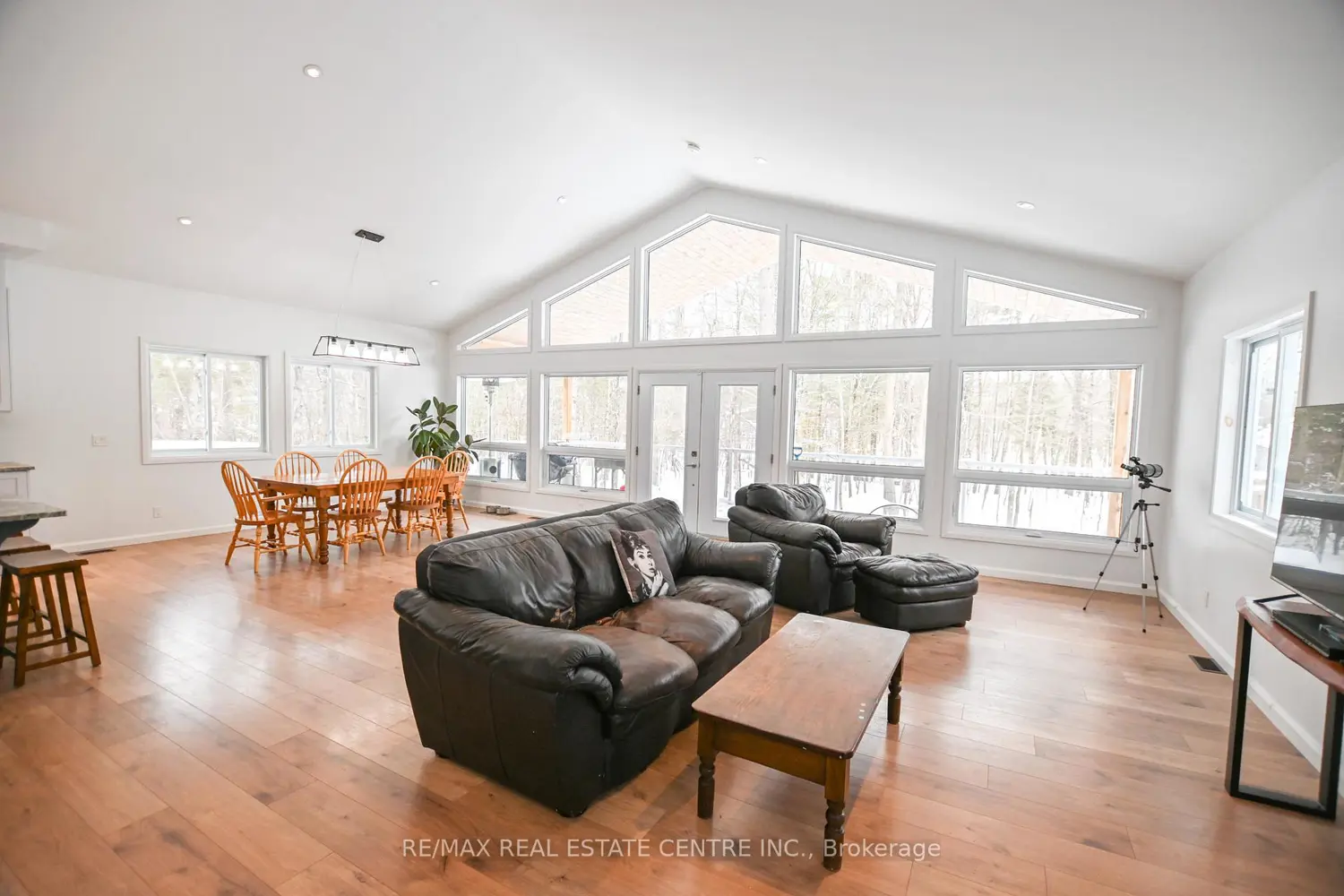 1033 North Shore Drive photo 4