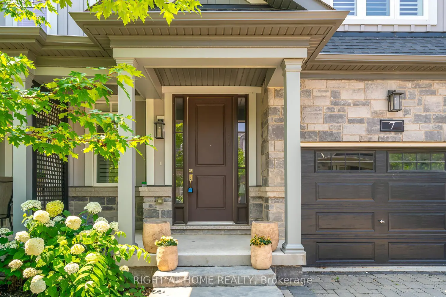 7 Windsor Circle photo 2
