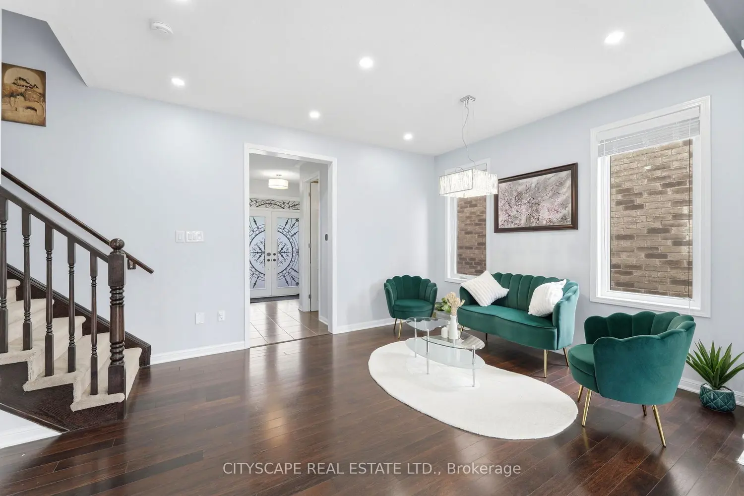 305 Gleave Terrace photo 4