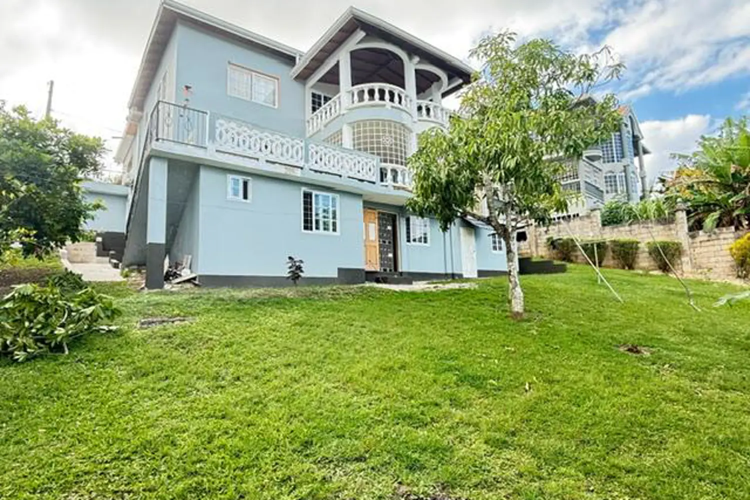33 Hillside Close photo 3