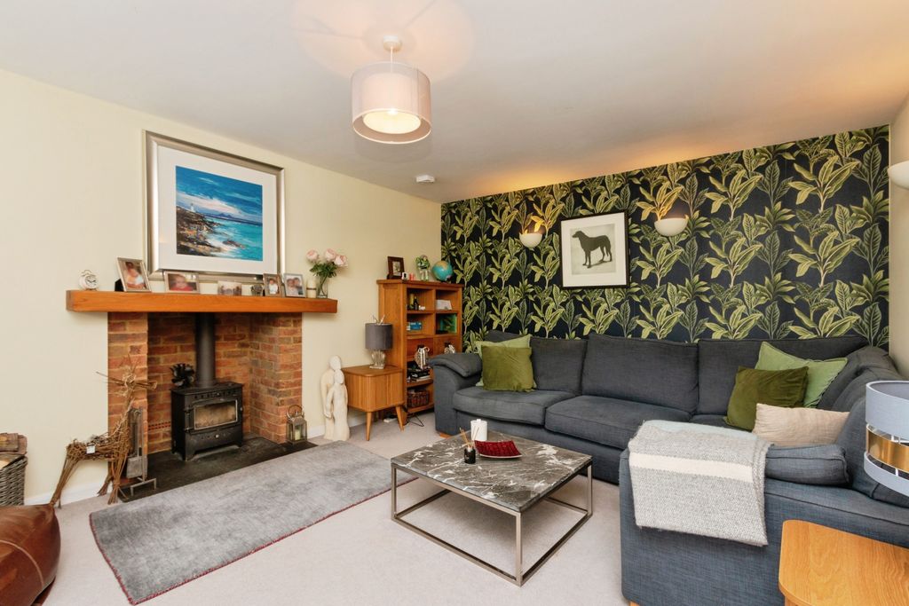 Additional image 3 of 3 bed detached house for saleBack Lane, Bucks Horn Oak, Farnham GU10