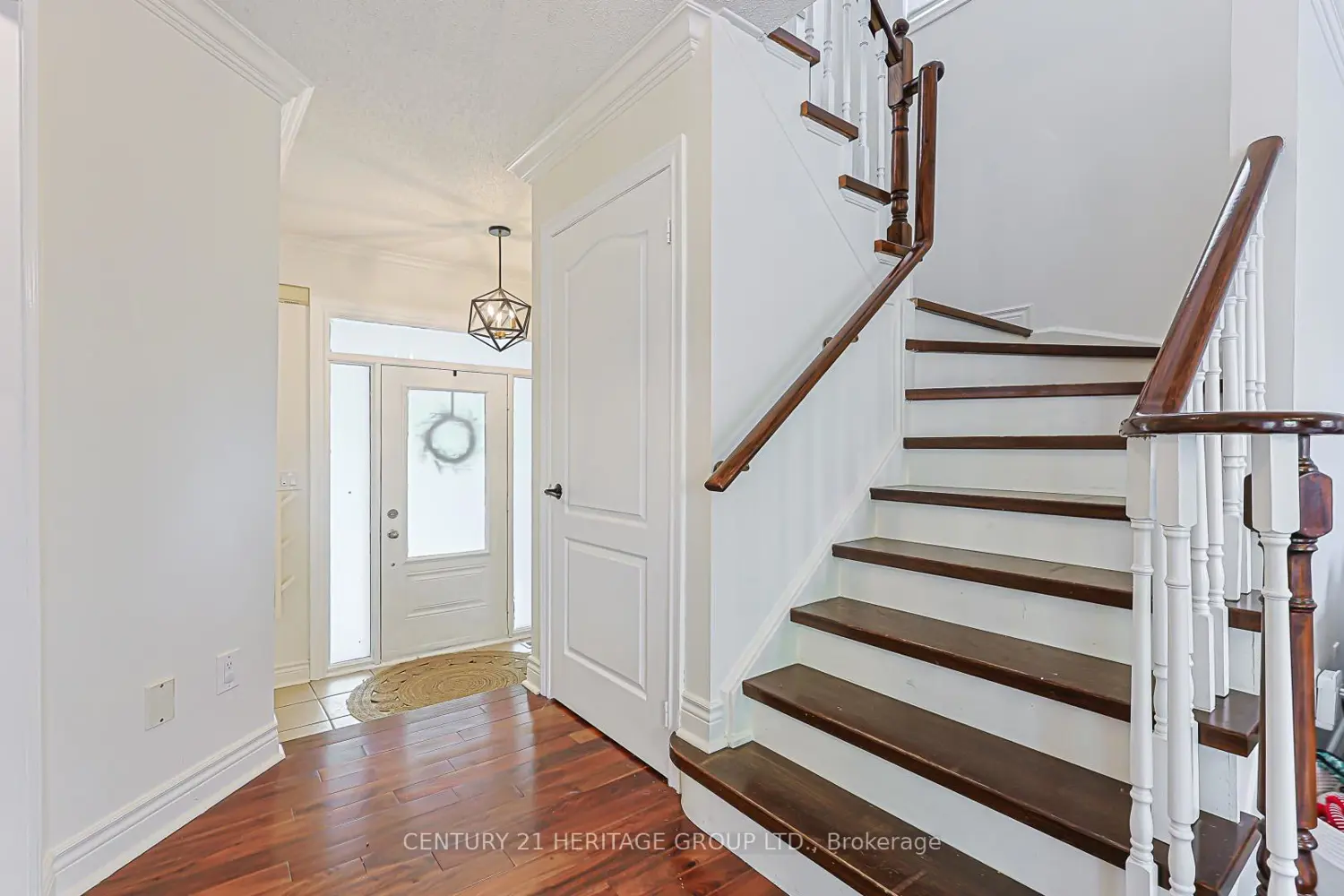 Additional image 7 of 996 Oaktree Crescent
