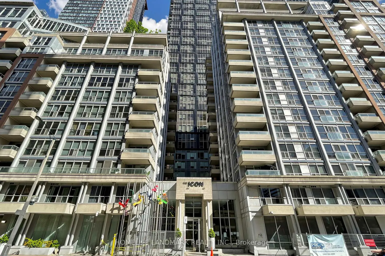 270 Wellington Street 1124