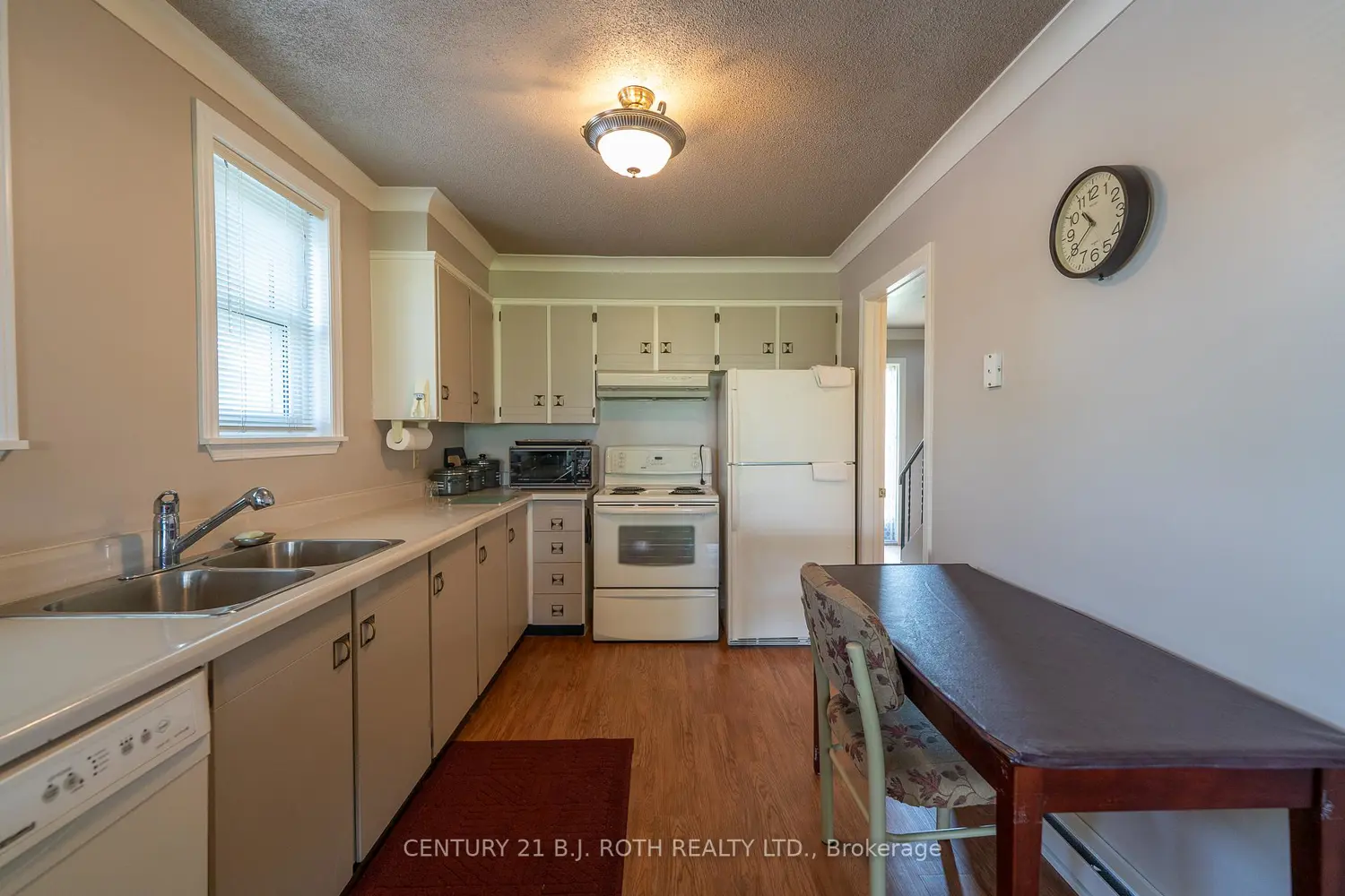 1 Paradise Boulevard 26 photo 2
