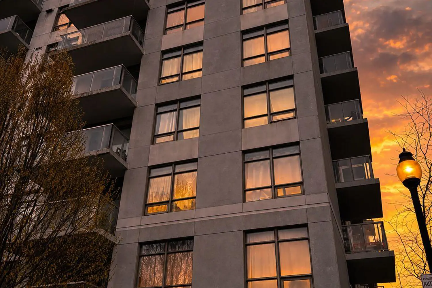 812 Lansdowne Avenue 1114
