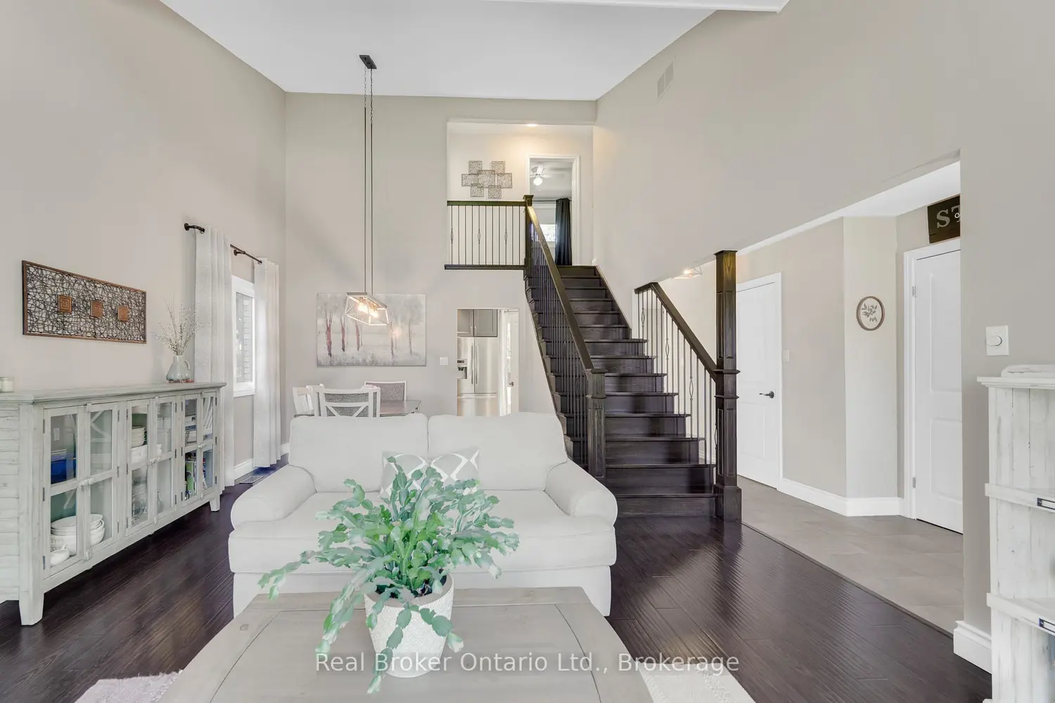 206 Athenia Drive photo 4