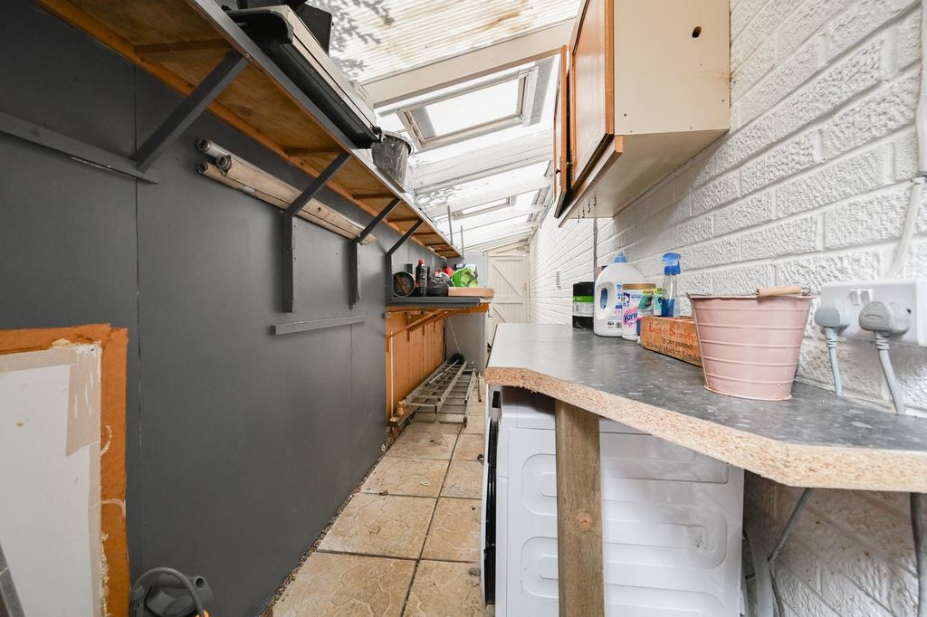 Additional image 14 of 3 bed semi-detached house for saleOaklands Close, Fordingbridge SP6