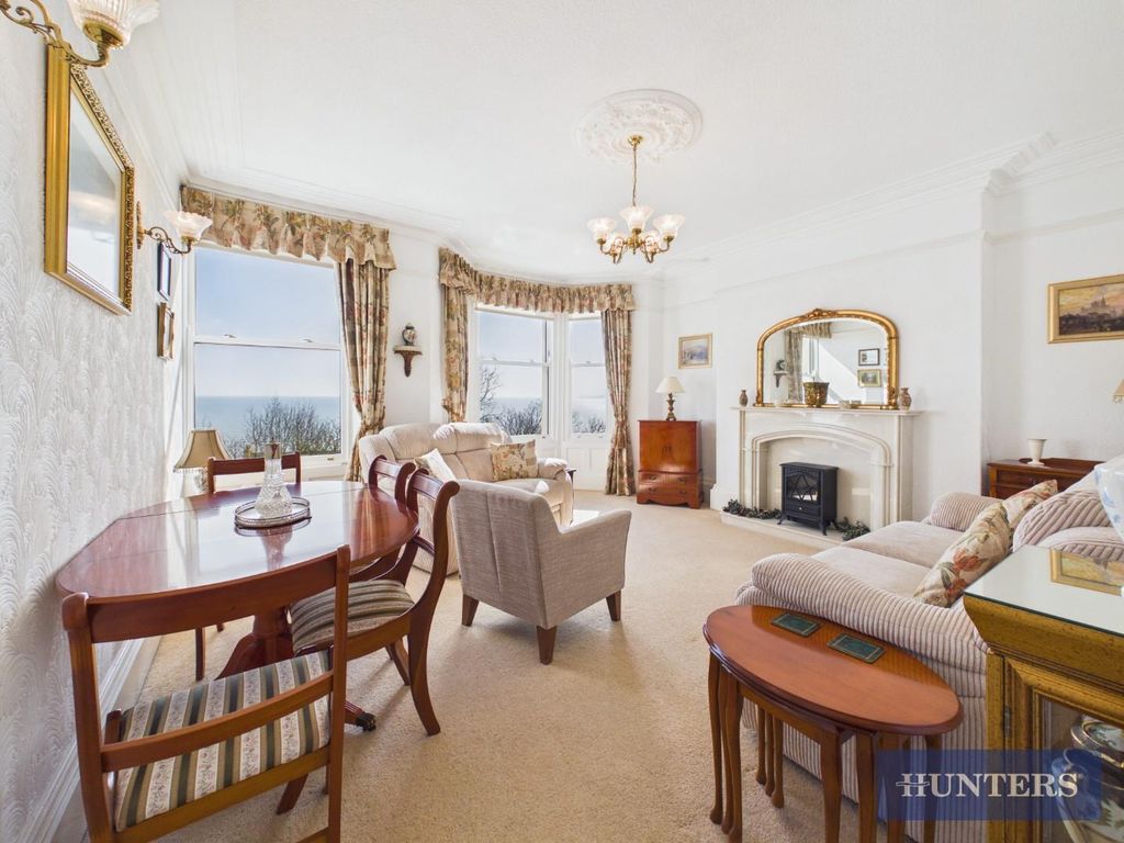 1 bed flat for saleThe Crescent, Filey YO14 photo 2