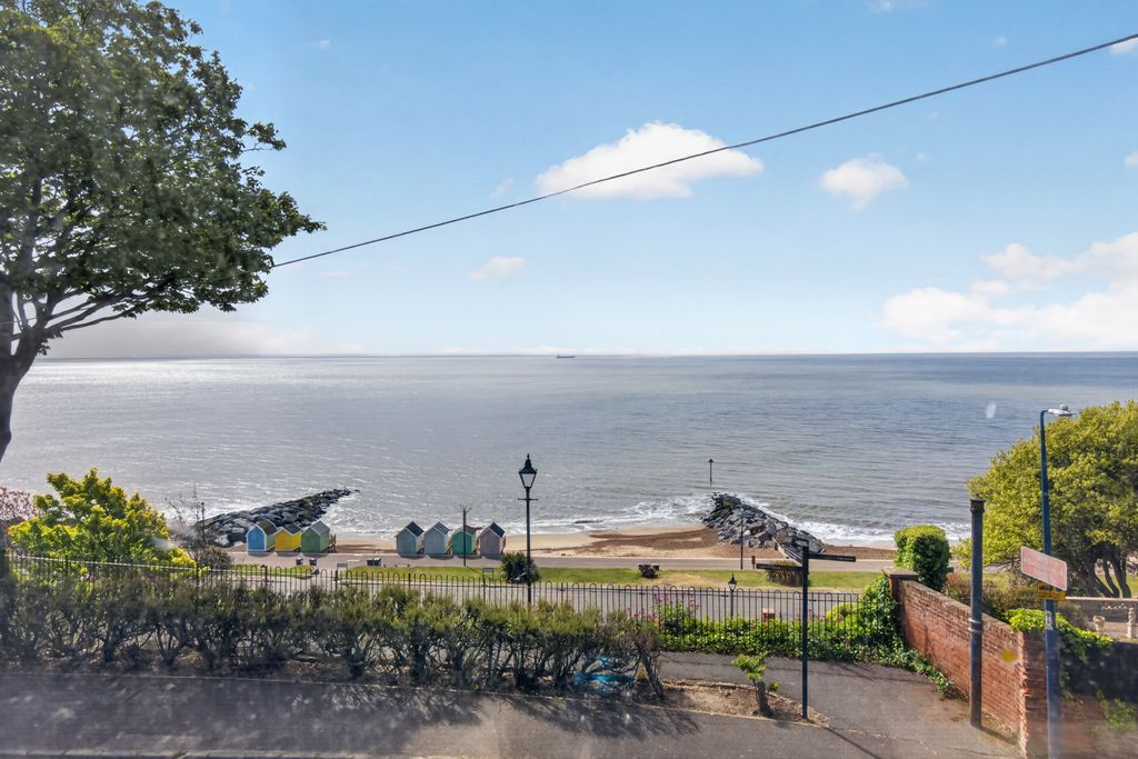 Additional image 6 of 2 bed flat for saleGraham Court, Hamilton Gardens, Felixstowe IP11