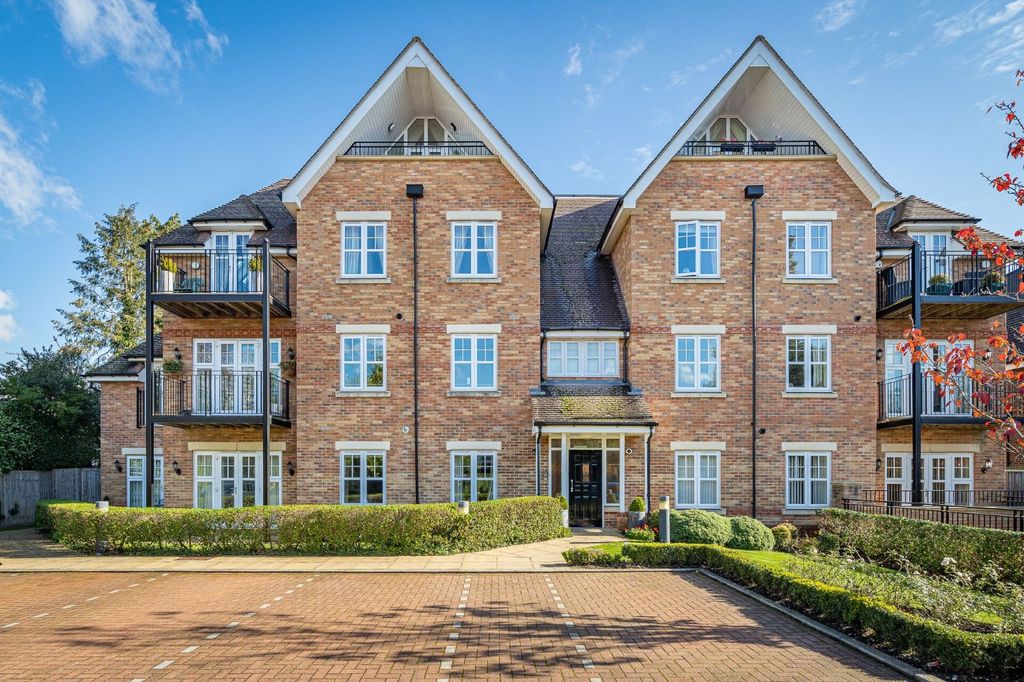 Additional image 19 of 2 bed flat for salePackhorse Road, Gerrards Cross, Buckinghamshire SL9