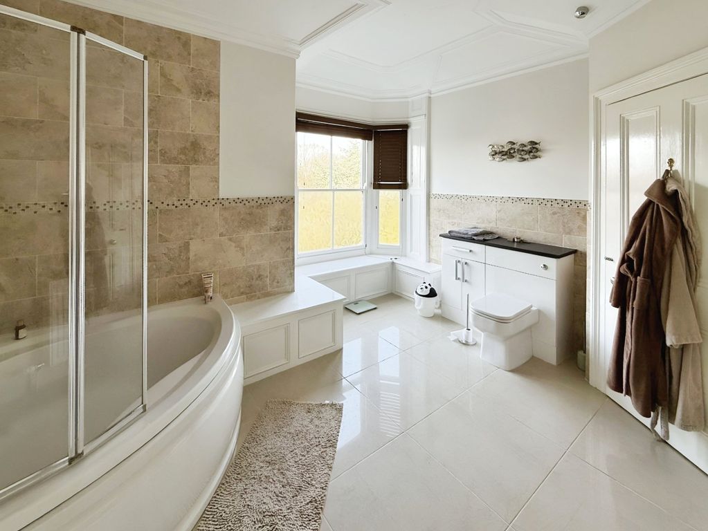 Additional image 7 of 3 bed flat for saleWestlands Avenue, Grimsby, Lincolnshire DN34