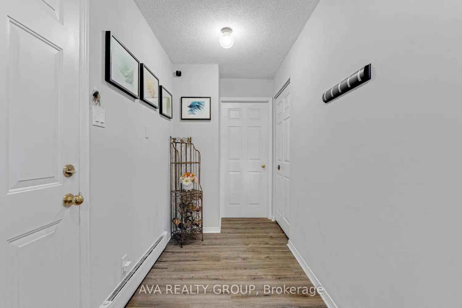 106 Stratas Court