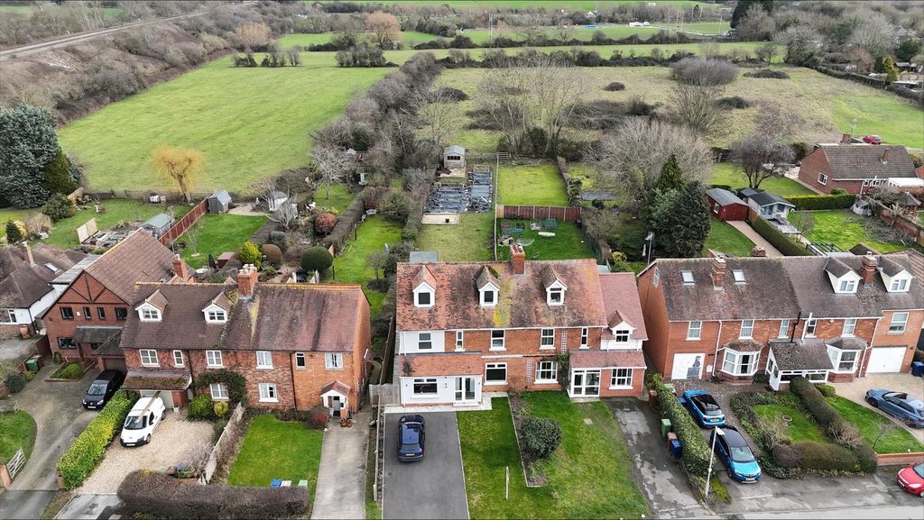 5 bed semi-detached house for saleBrookfield Lane, Churchdown, Gloucester GL3
