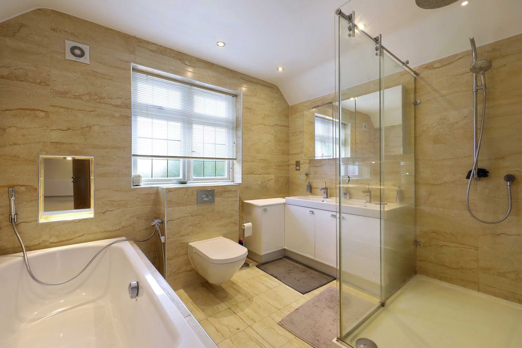 Additional image 17 of 7 bed detached house for sale15 Vicarage Way, Gerrards Cross SL9