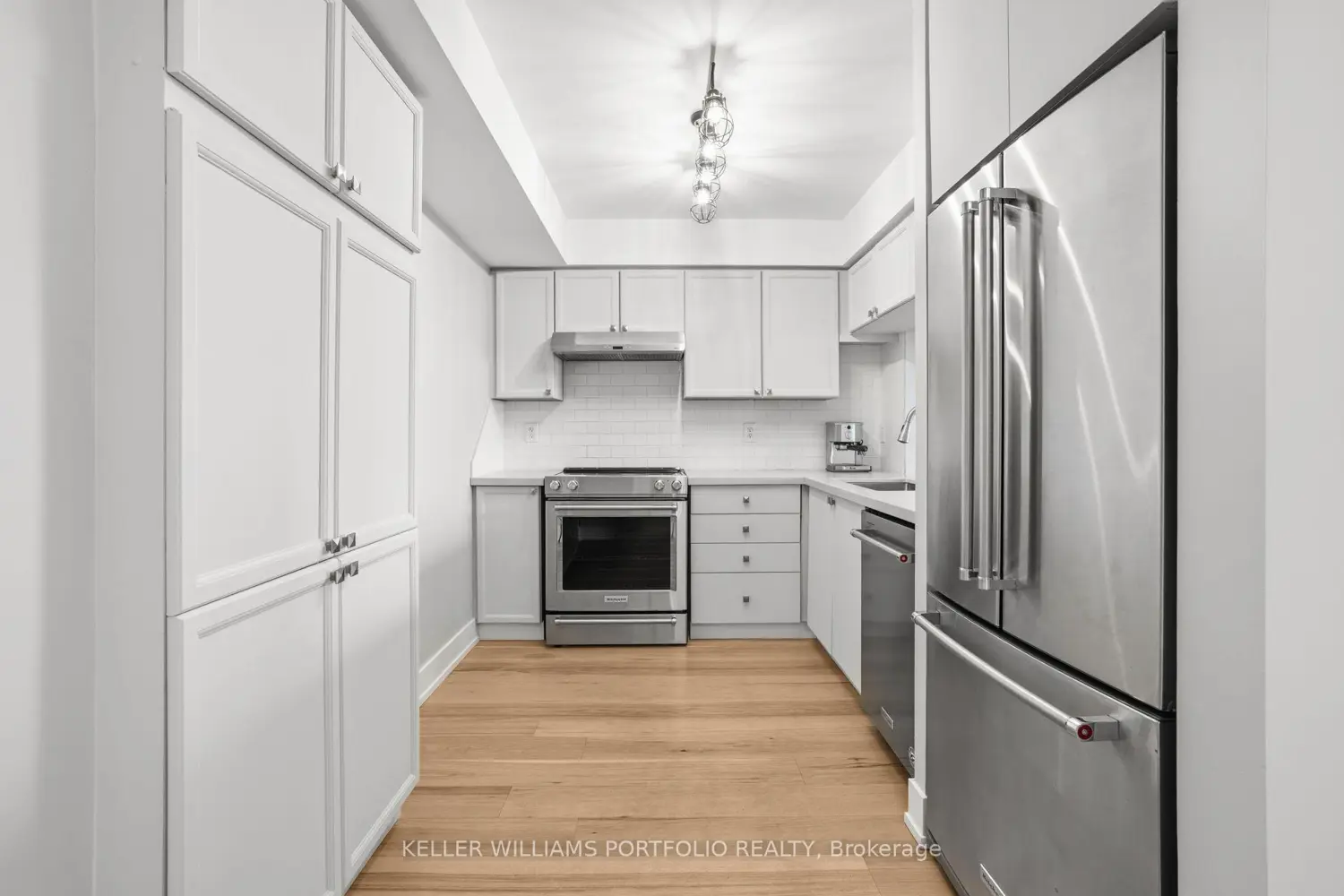 Additional image 8 of 190 Manitoba Street 802