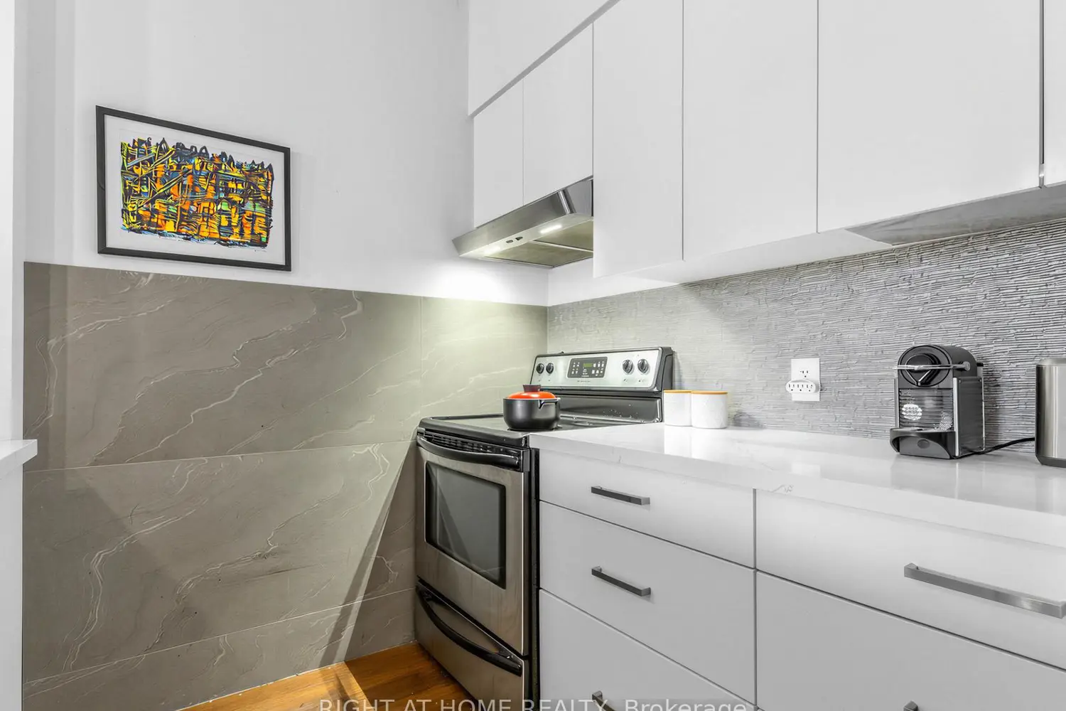 Additional image 9 of 11 Christie Street 406