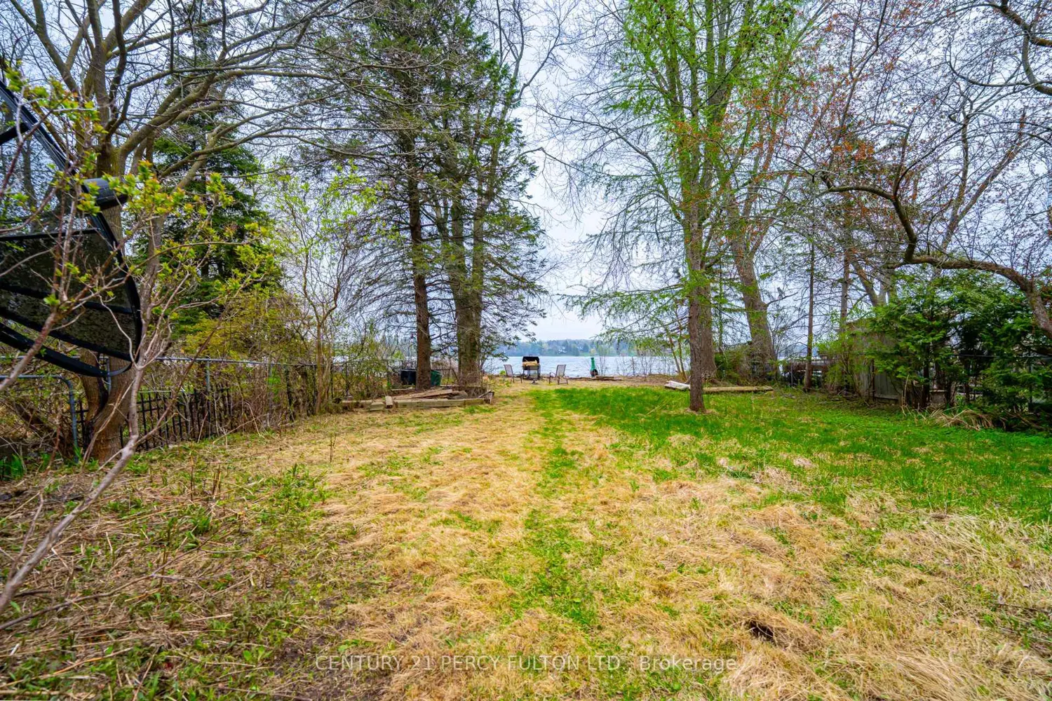 595 North Lake Road photo 2