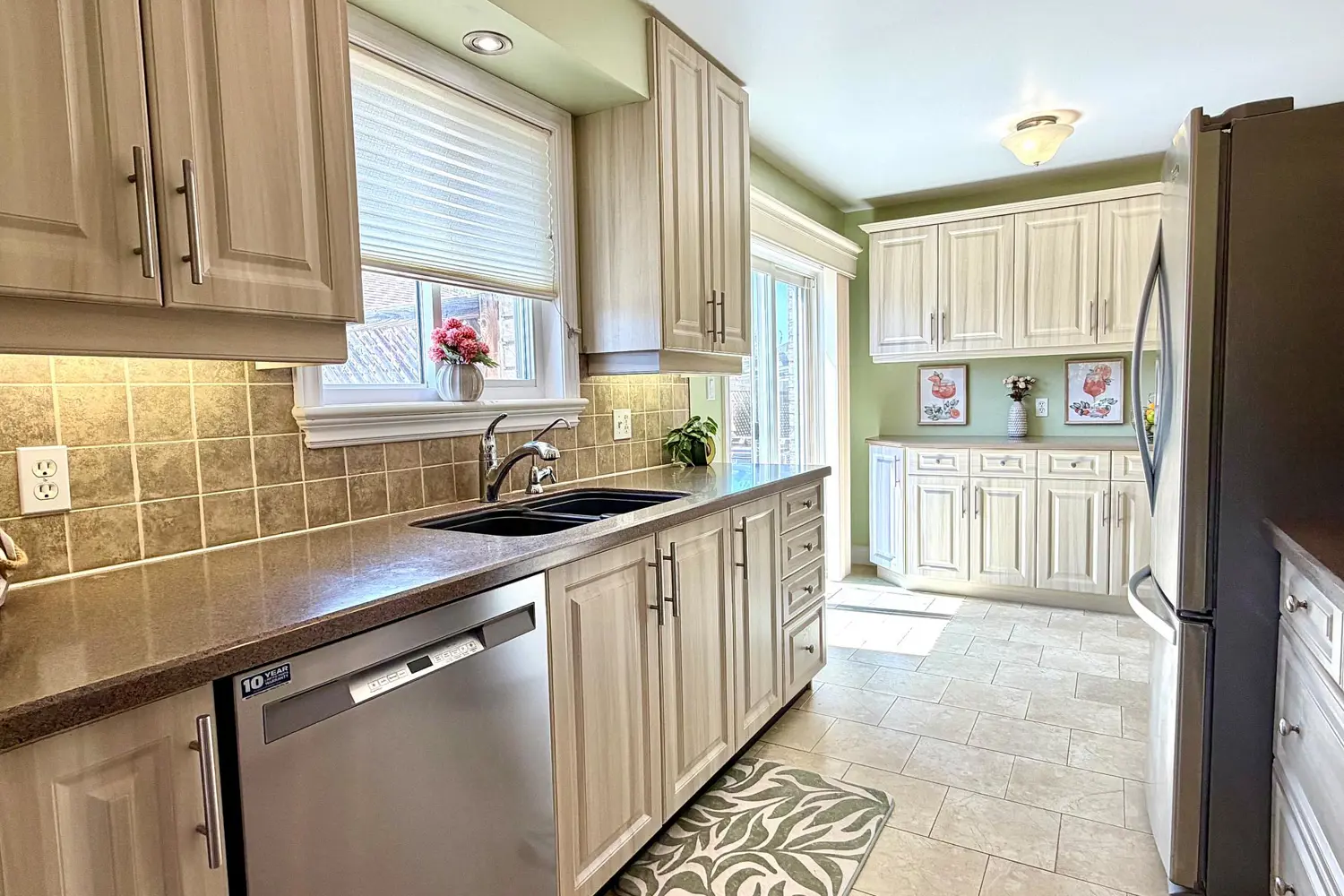 Additional image 8 of 227 Victoria Avenue
