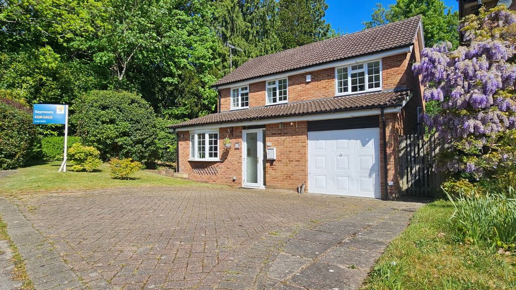 4 bed detached house for saleGodalming, Surrey GU7