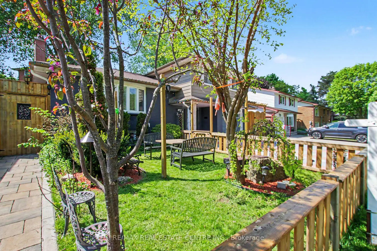 326 Manchester Road photo 4