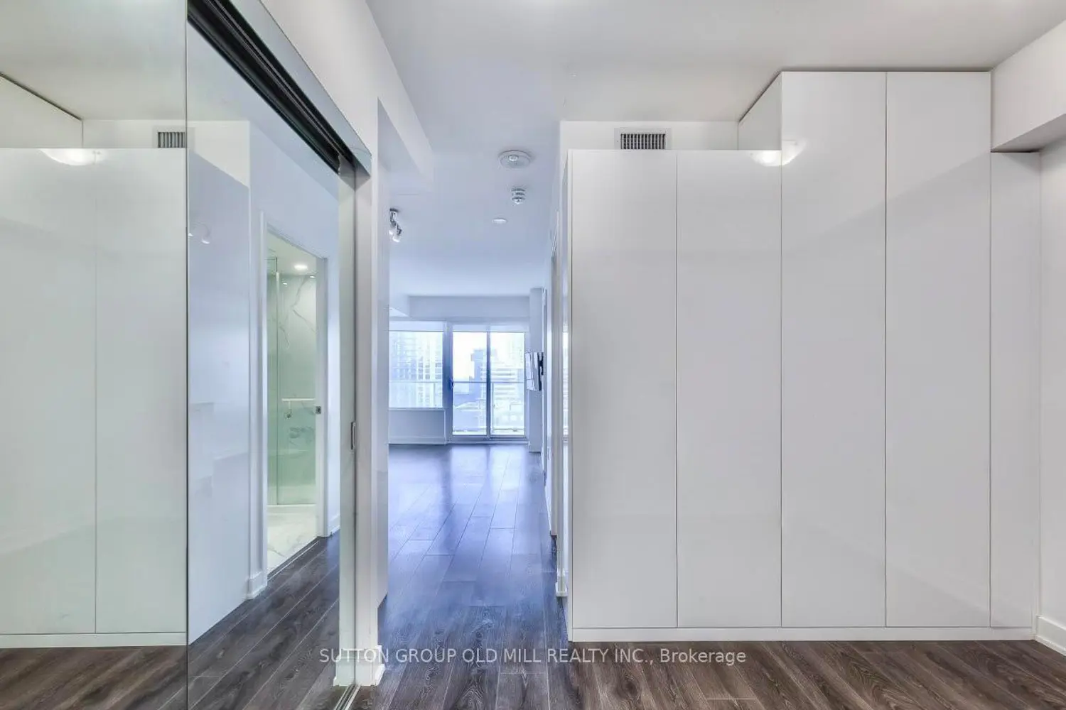 Additional image 11 of 195 Redpath Avenue 1411