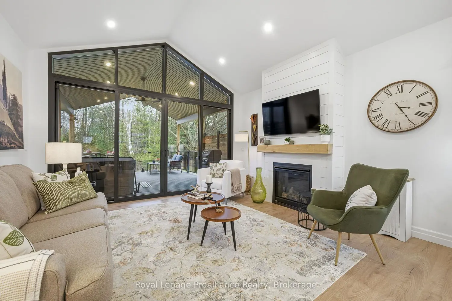 48 Deerview Drive photo 2