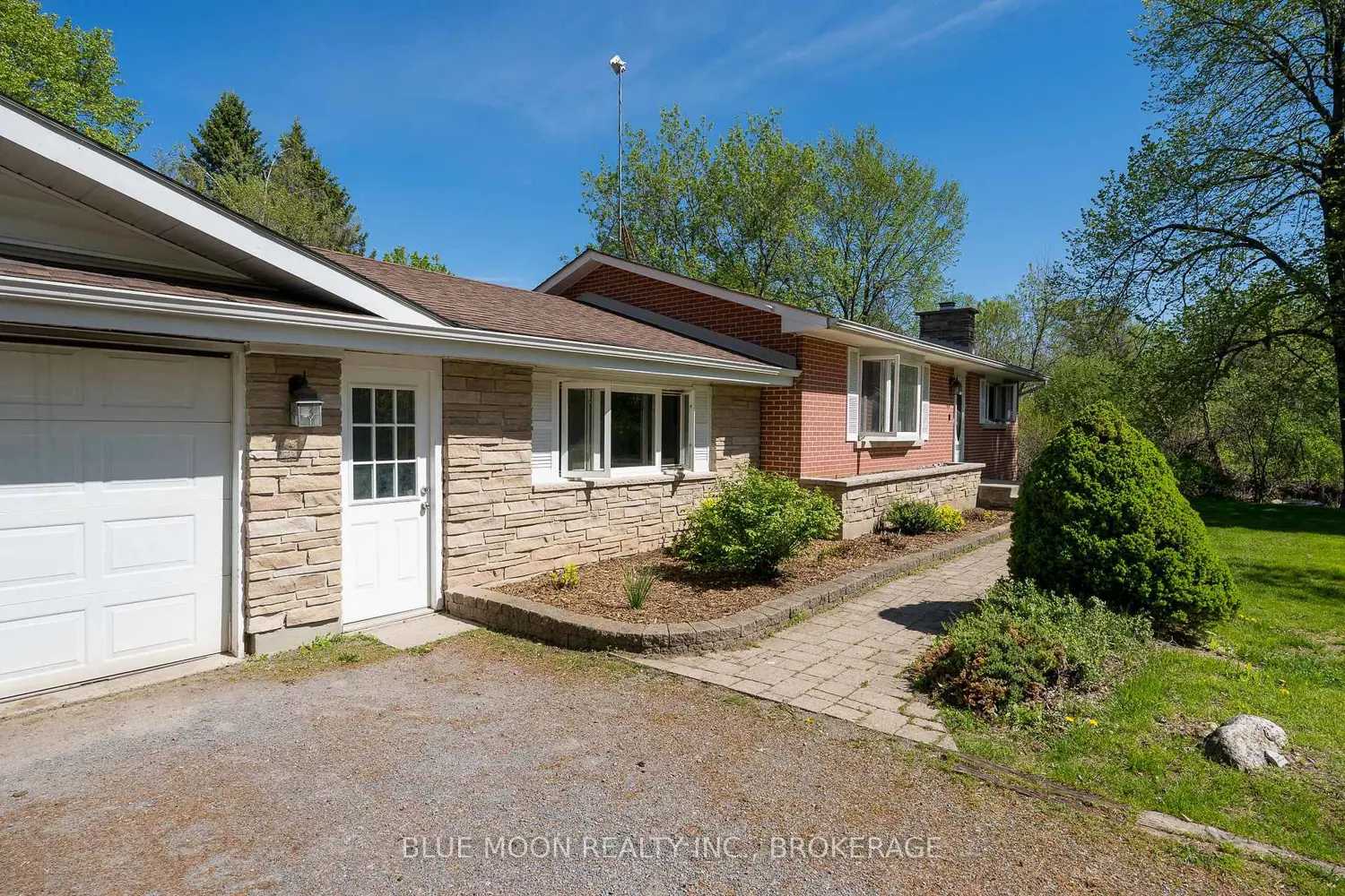 2545 Leeman Road photo 3