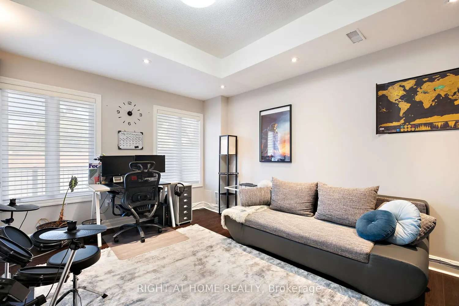873 New Westminster Drive photo 2