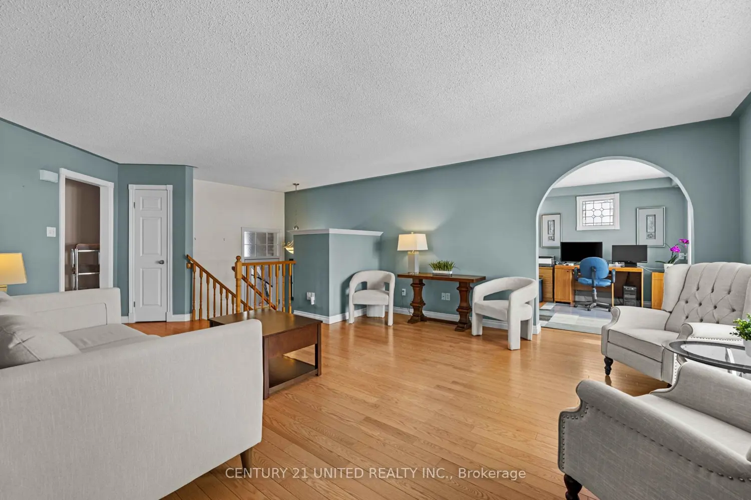 640 Brealey Drive photo 2