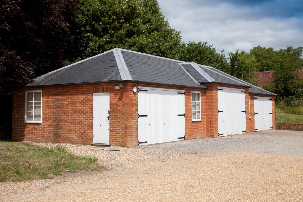Additional image 15 of 7 bed detached house for saleRunwick, Farnham, Surrey GU10