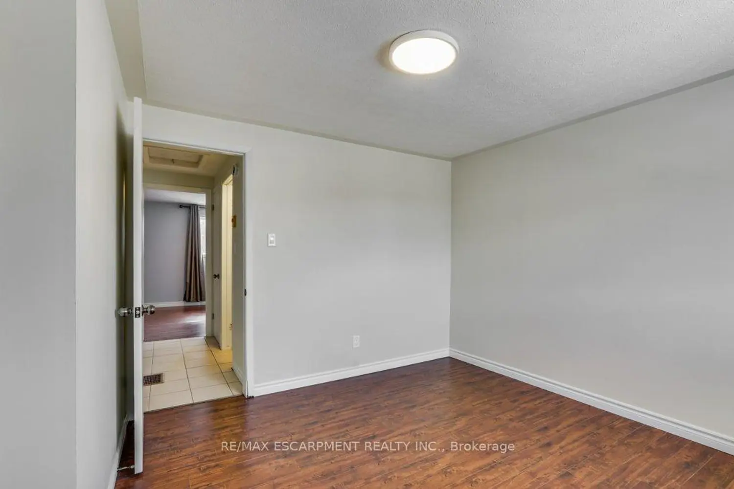 Additional image 10 of 900 James Street 5