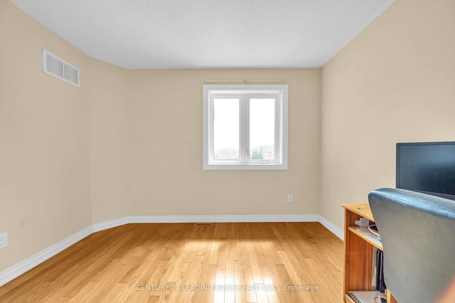 Additional image 16 of 146 Roxbury Street