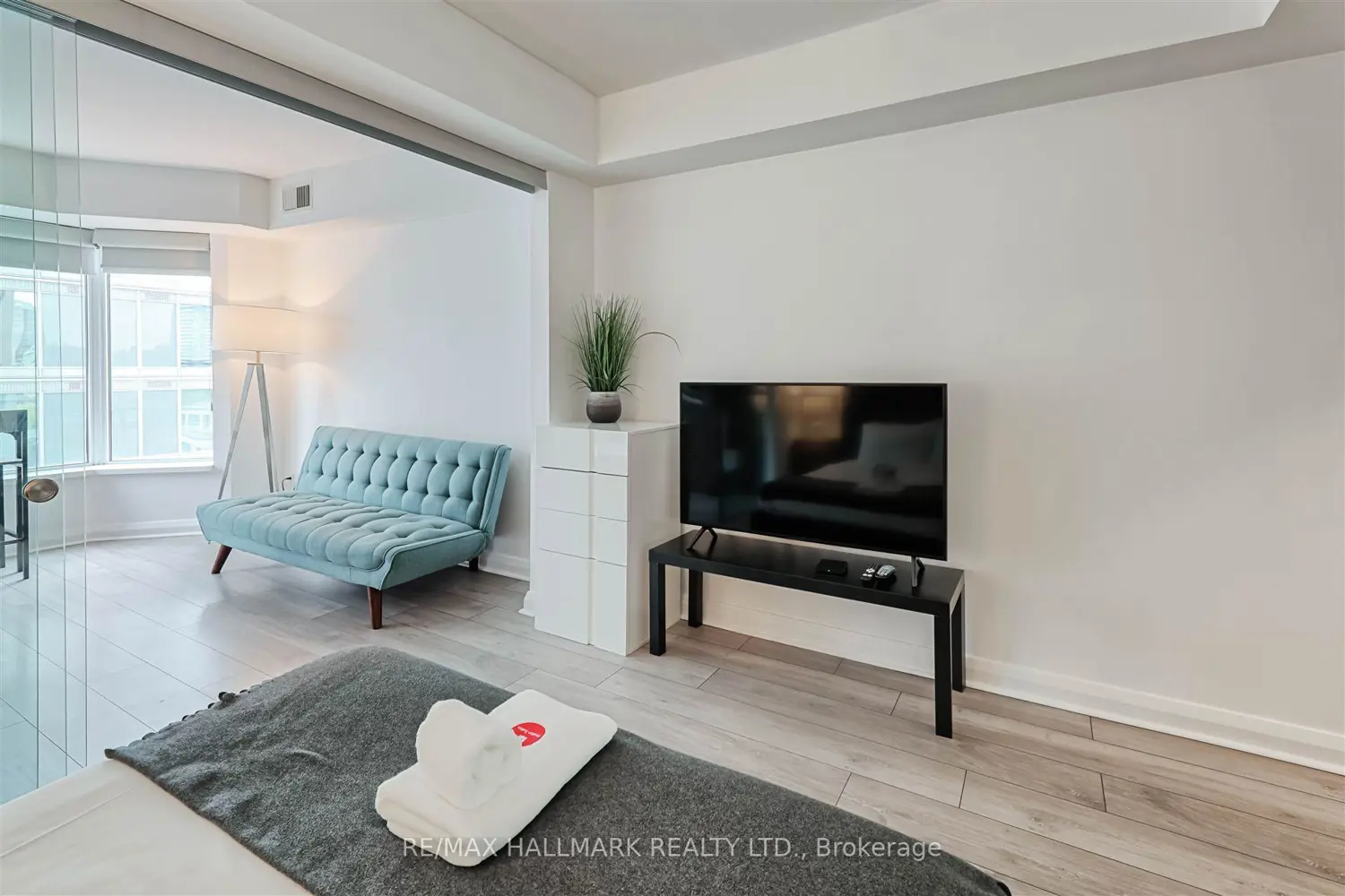 Additional image 7 of 155 Yorkville Avenue 1412