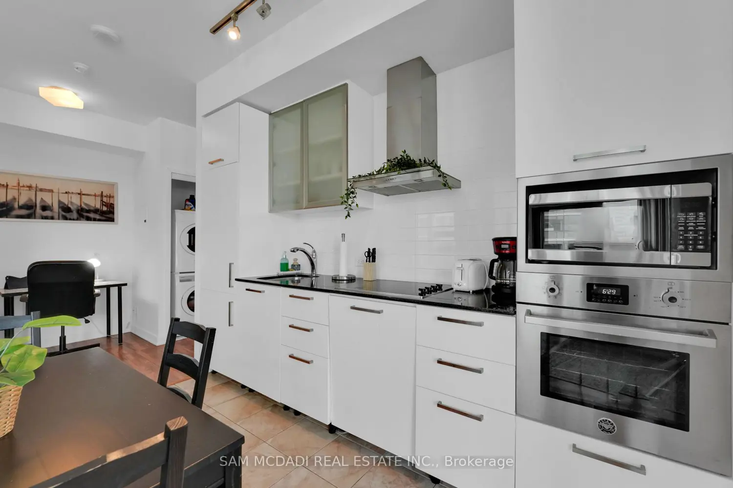 Additional image 3 of 12 York Street 2307