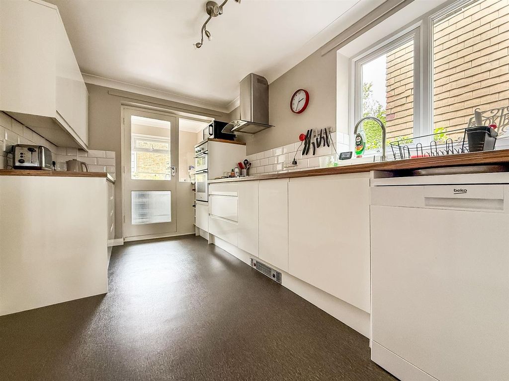 Additional image 3 of 4 bed detached house for saleFroxfield Gardens, Portchester PO16