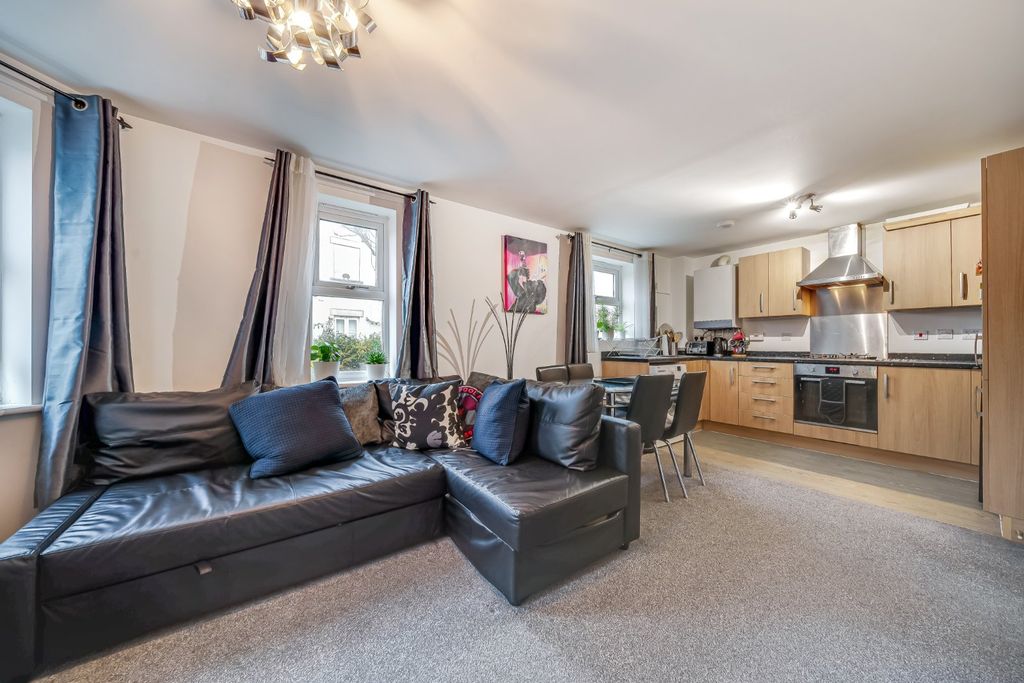 Additional image 8 of 1 bed flat for salePalmer Road, Faringdon, Oxfordshire SN7